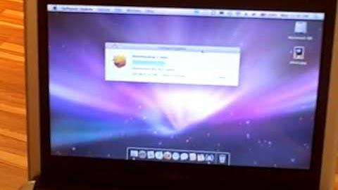 Dell Inspiron Mini 9 Running OS X 10.5.5 Leopard