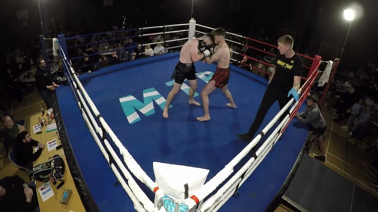 Jake Donaldson vs Dominik Holecek