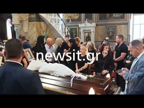 Κηδεία Γιάννη Φλωρινιώτη: Η σορός στον Ιερό Ναό Αγίου Νικολάου στον Πειραιά