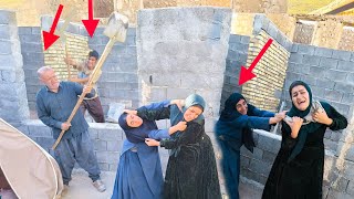 Agha Reza secretly helps his new wife and causes trouble for his grandmother