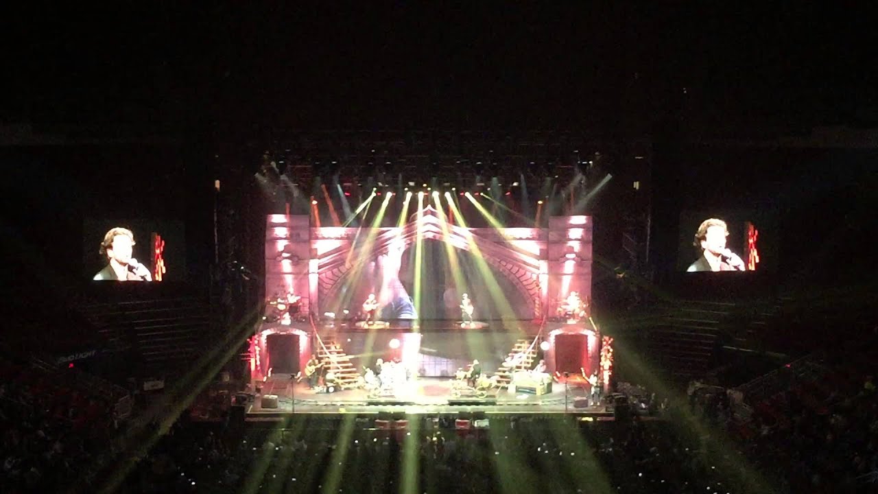 Ricardo Arjona concert - YouTube