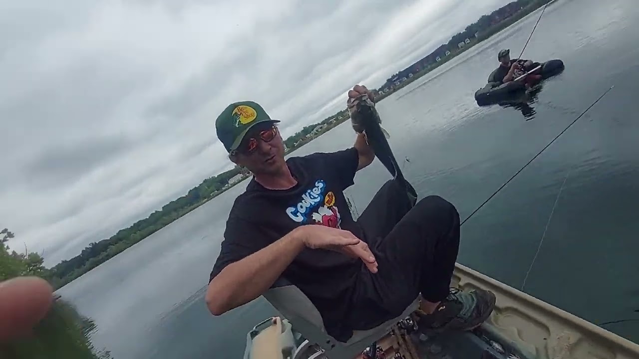 First time in Unknown water. largemouth bass fishing.