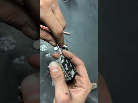 سرویس کاربراتور علف تراش بنزینی و تعویض پرده ی سوپاپ کاربراتور