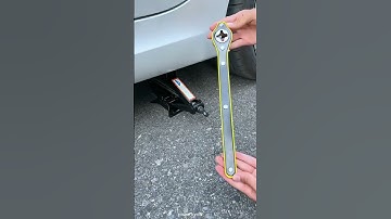 Thiết kế đảo chiều tiện lợi — chiếc cờ lê bánh cóc giúp nâng xe dễ dàng