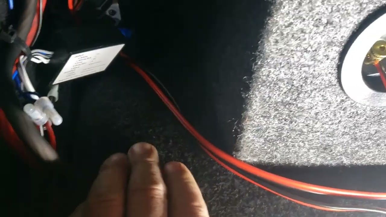 Jeep Grand Cherokee 1113 amplifier subwoofer installation LOC Kisloc2