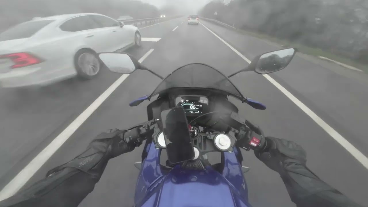 kimse yok mu dokunsun özüne