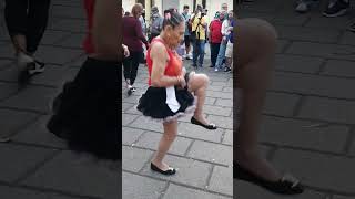 Yajaira la bailarina de76 años  de vida nos asombra con su energias  y sus pasos #baile