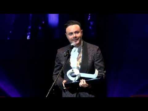 Agradecimiento A Yuridia Por Premio SACM De José Luis Roma Por Amigos No Por Favor