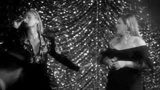 Watch Kelly Clarkson and Alicia Keys Duet to 'Feeling Good' Resimi