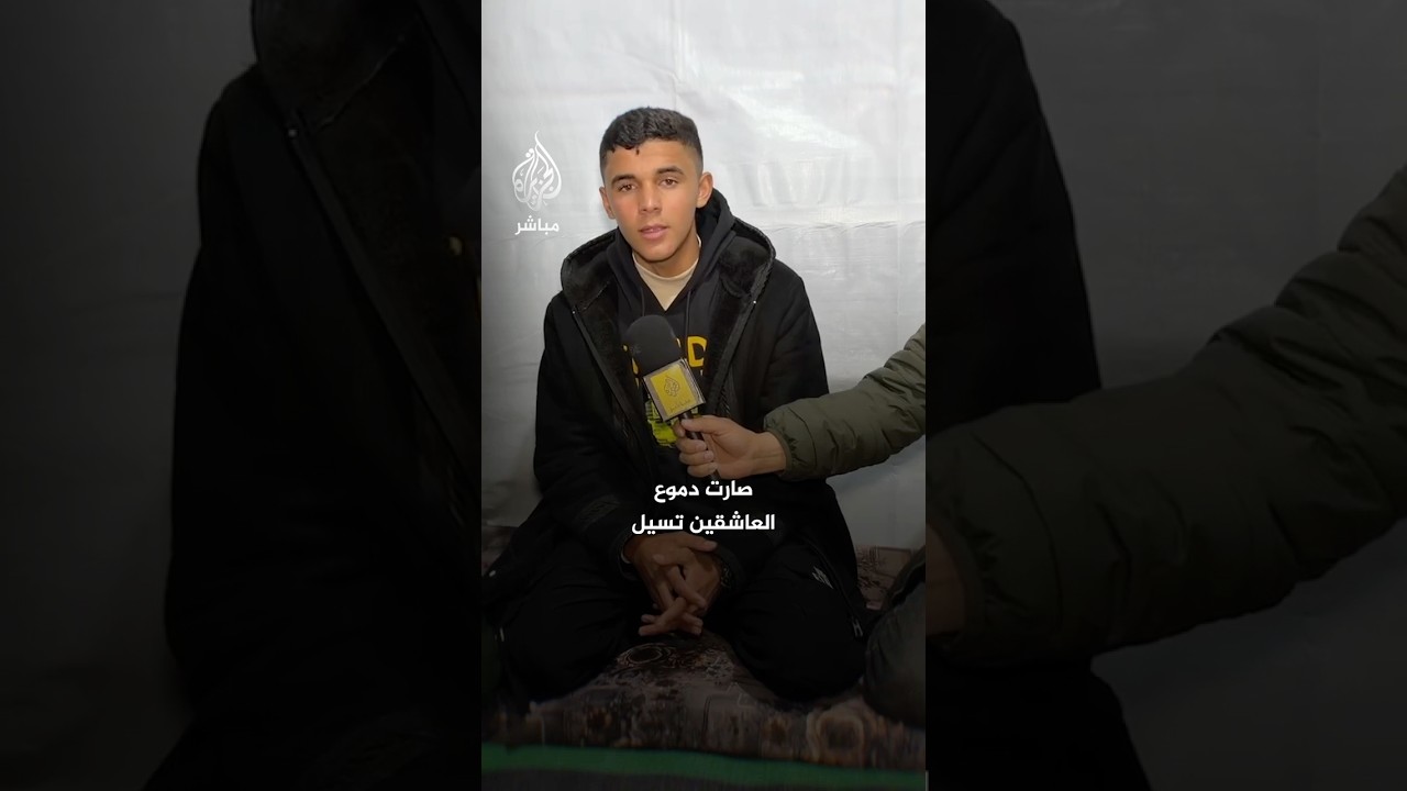 مديح وشعر.. مواهب عائلة غزية نازحة في مواصي خان يونس