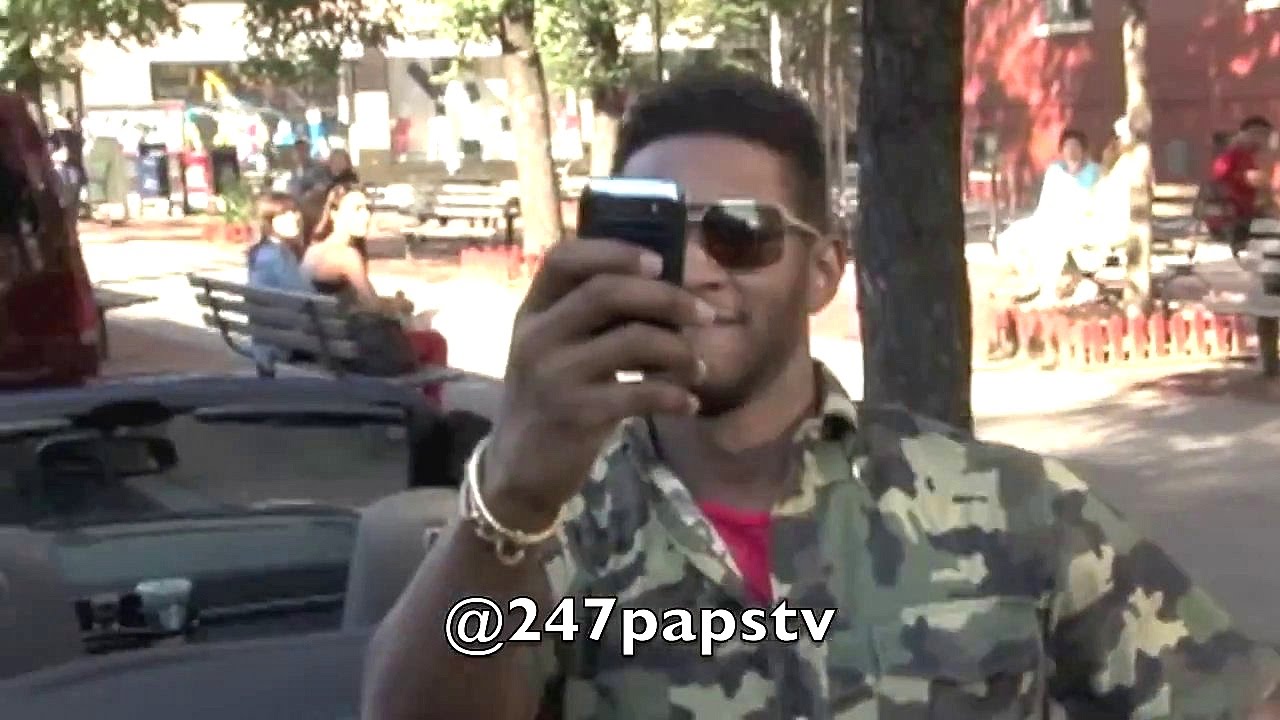 Usher turns the camera back on Paparazzi in NYC (Throwback) YouTube