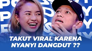 Download Lagu WAODE DISERBU NETIZEN!! GARA-GARA COVER LAGU MAHALINI VERSI DANGDUT!? Download Lagu WAODE DISERBU NETIZEN!! GARA-GARA COVER LAGU MAHALINI VERSI DANGDUT!?