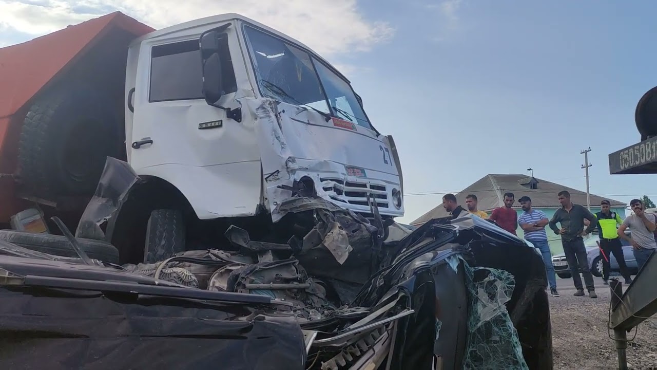 Xaçmazda dəhşətli qəza! Kamaz Prado ilə toqquşub! Ölənlər var!