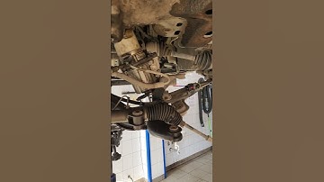 We remove the steering rack. Funny service