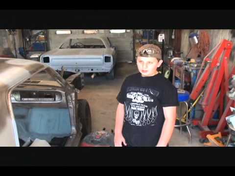 detailing logo Automobiles and Classic Cars-Properly Cleaning Your Car For Overall Painting!