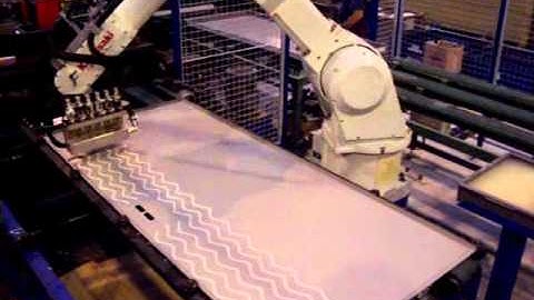 Applying glue with an indutrial robot