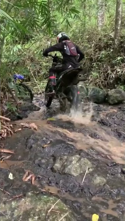 Kawasaki KLX Trabas Jalur Batu Berlumut & Air #sort #shorts