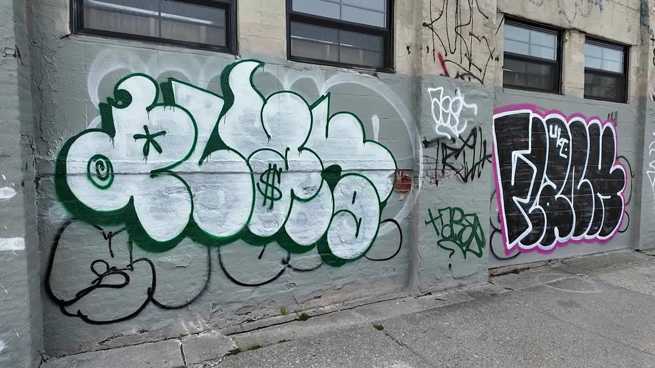 NYC GRAFFITI - AROUND THE CITY 3