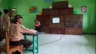 Anak SMP, Meja/bangku dibuat Sound System... Ngakak parah 😂🤣😅