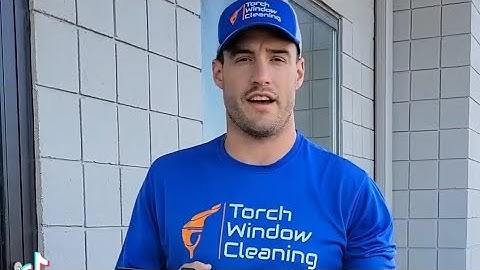 How to Squeegee (fan) a Window Like The Pros!