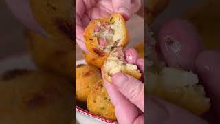Bolas de Patata Crujientes Rellenas Bacon y Queso Parmesano #patatas #bacon #queso #recetas