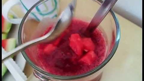 How to make a tropical berry smoothie without a blender
