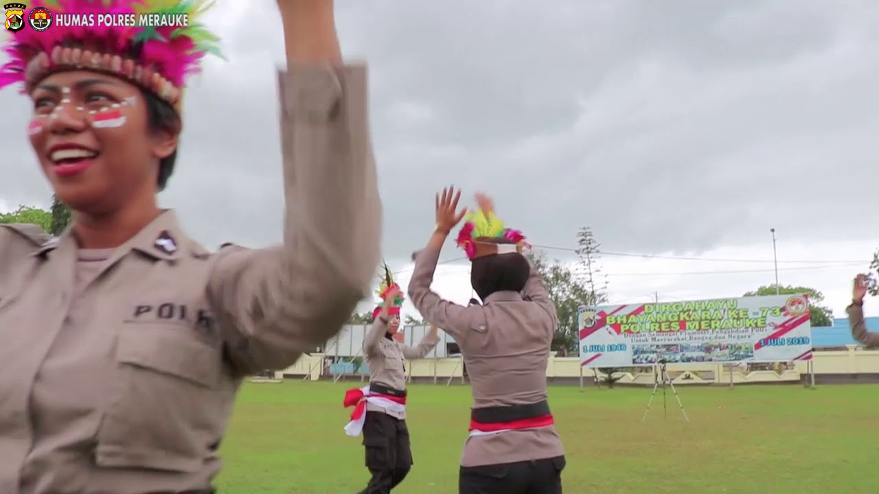 WOWWW KERENNNN ! TARIAN POCO-POCO KREASI PAPUA POLWAN POLRES MERAUKE