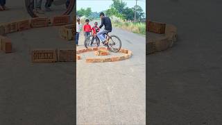 ईंटों के घेरे में 360° Cycle Stunt 🔥😱 #Shorts#youtubeshorts #cyclestunt #viral #trending #bihariride