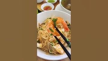 Gục ngã trước quán hủ tiếu mực tôm full topping vừa ngon lại vừa lạ ở Đà Lạt - Food Tour Đà Lạt