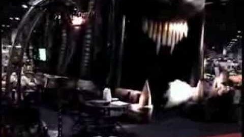 HAUNTEDPROPS.COM The Skull Inflatable Entry HPSS1