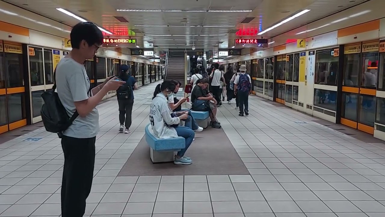 台北捷運 中和新蘆線 丹鳳站 下班尖峰時刻人潮 [O20]