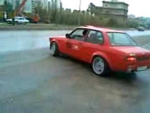 Video drift bmw in lebanon