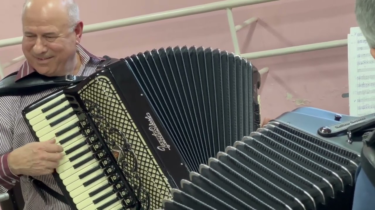 M.Budală - Hora în trei părți | Vladimir Munteanu & Gheorghe Barbos (Settimio Soprani & Frontalini)