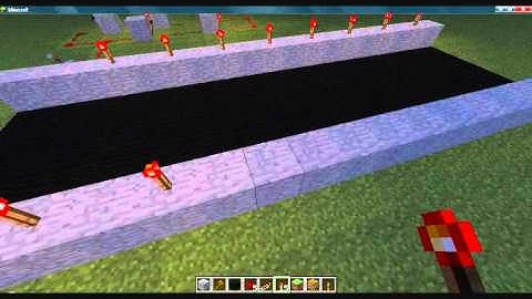 Minecraft Tutorial - How to make flashing redstone torches
