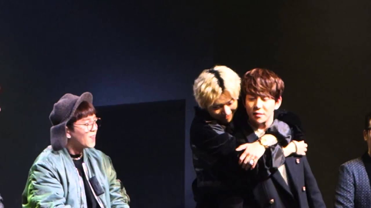 뽀뽀+백허그 짘경 zikyung