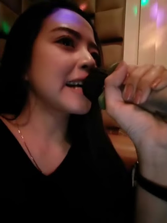 Story wa-room karaoke