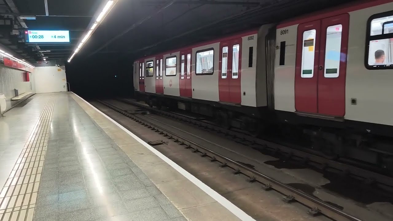 Metro Barcelona L1 Trayecto de Baró de Viver a Fondo en Serie 8005