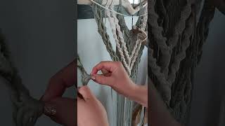 Macrame - horizontal clove hitch knots
