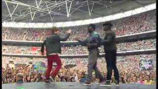 Usher 'OMG'  Live at SummerTime Ball ft will.i.am and joined on stage by JUSTIN BIEBER Resimi