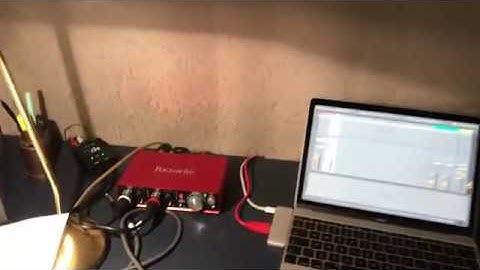 How to connect a turntable (LP player) to Monitors through an audio interface (Focusrite 2i2) Stereo