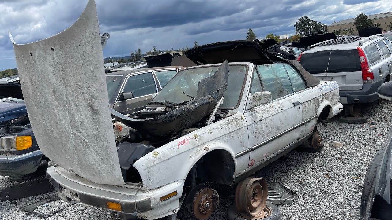 1983 BMW E30 325i Convertible at junkyard - YouTube