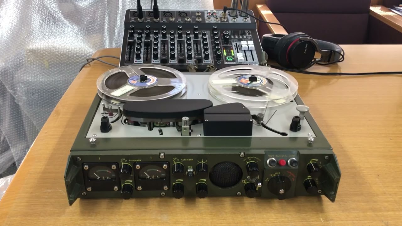 ドイツ語音楽ラジオ番組（当時物）█ １９７１年 AEG テレフンケン M-36 █ AEG telefunken M-36 テープレコーダー  ポータブル ドイツ製 軍用 ドイツ軍 希少 ７inch