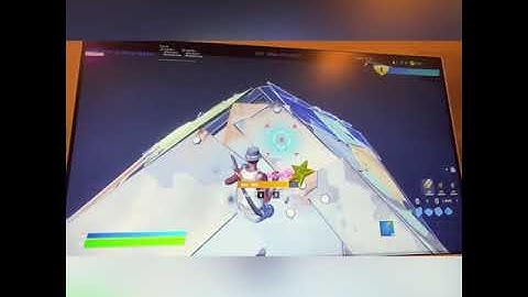 Me making cones invisible in fortnite