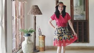 FASHION SHOW IN CASUAL BATIK OUTFIT WITH FASHIONABLE MASK