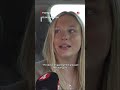 Elsa hämtar upp hemmasittare till skolan i sin A-traktor