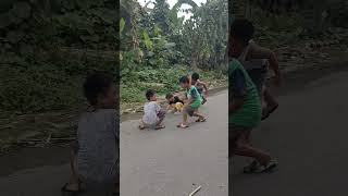 Kumpulan Bocil Lagi Main Di Jalan