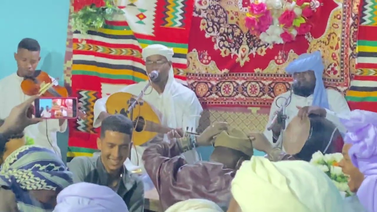 @Topz توجور مع الفنان حوسين في قصر تبلكوزة تينركوك تيميمون زهو ورشوق مع الحباب زينة 🎸🎸🎤🎤🎻