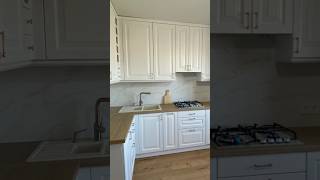 Кухня в белом цвете из массива дуба #wood #дизайнмебели #woodworking #кухонныедверцы #interiordesign