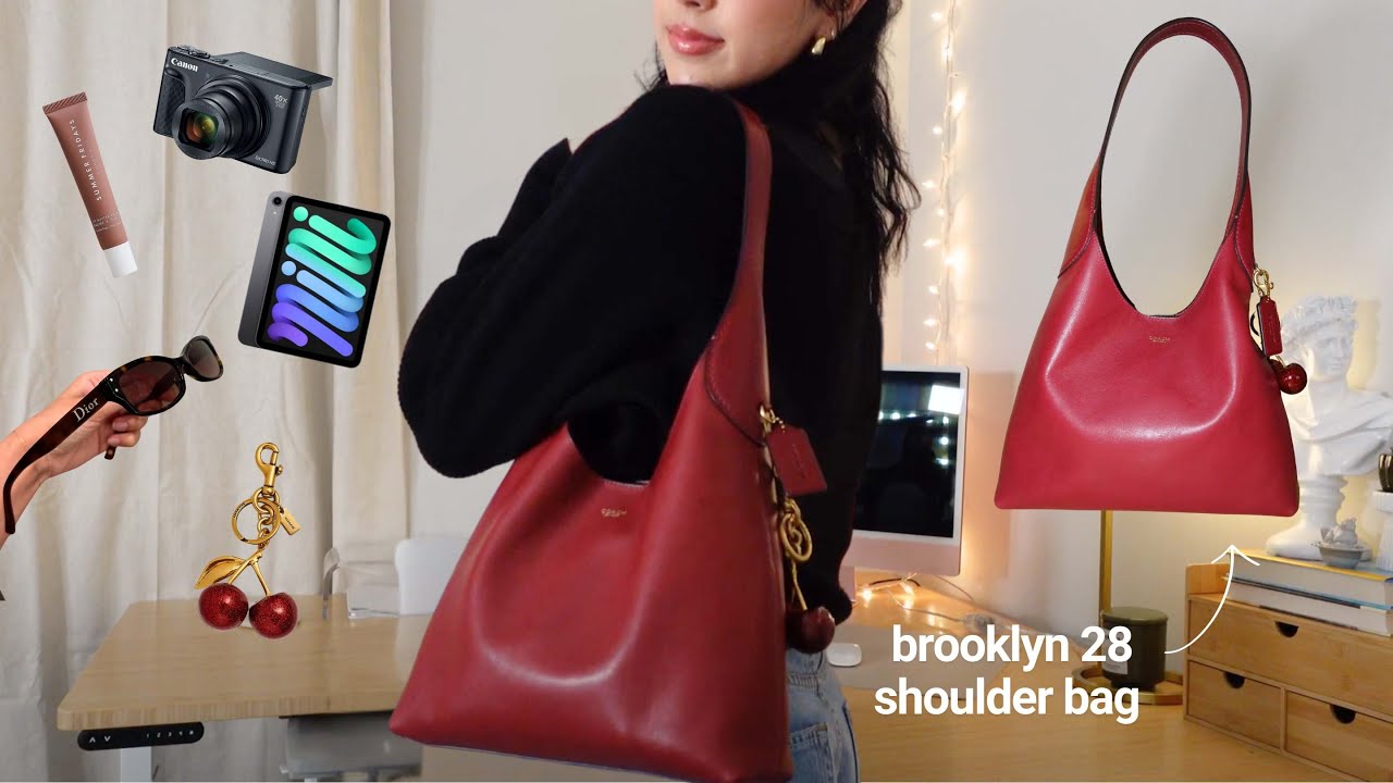what's in my every day bag || purse essentials (Coach Brooklyn Shoulder