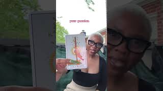 What’s being revealed to you?? Perhaps a career shift? 🤔🤔 #tarotlady ￼#needthismessage